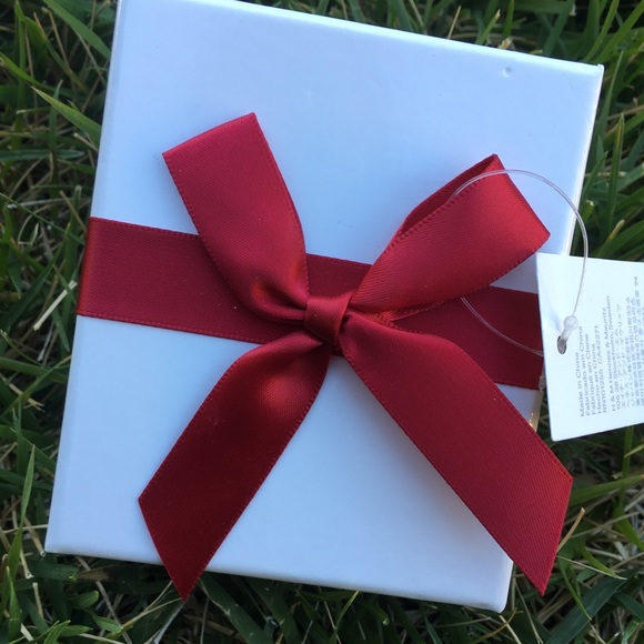 PRICE DROP NWT diamond necklace earring set H&M - Picture 6 of 7